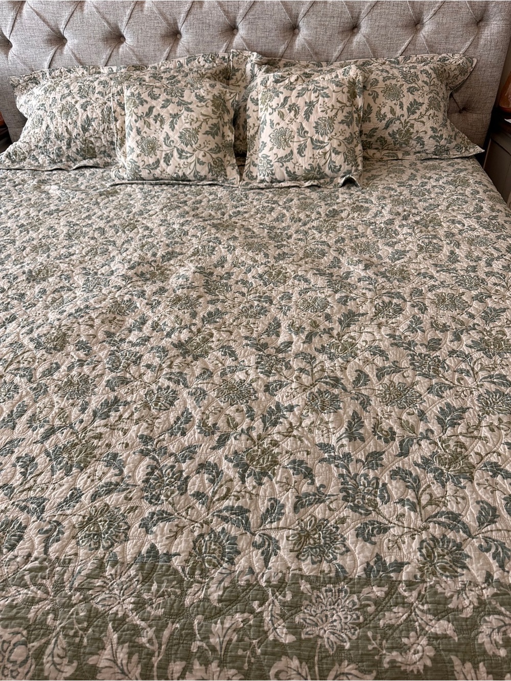 King Size Quilt 2 Shams 2 Decor Pillows Green Sage 100% Cotton Paisley Floral